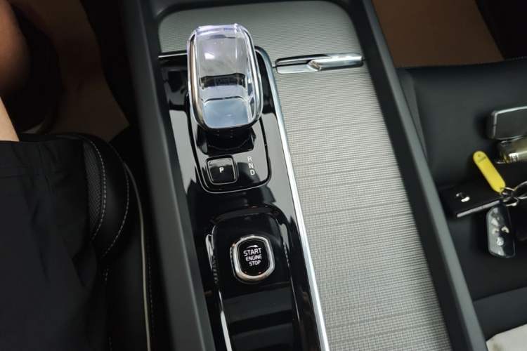 Used Volvo S60 2025 B5 Zhiya Sport Edition Gear Lever