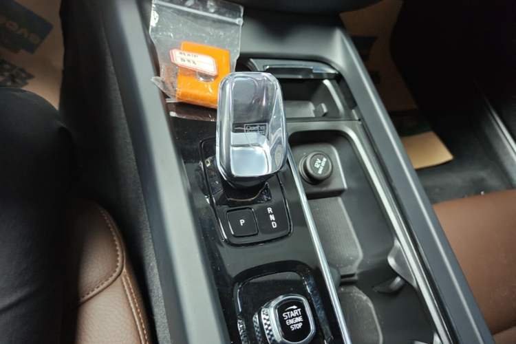 Used Volvo S60 2025 B4 Zhiyi Luxury Edition Gear Lever