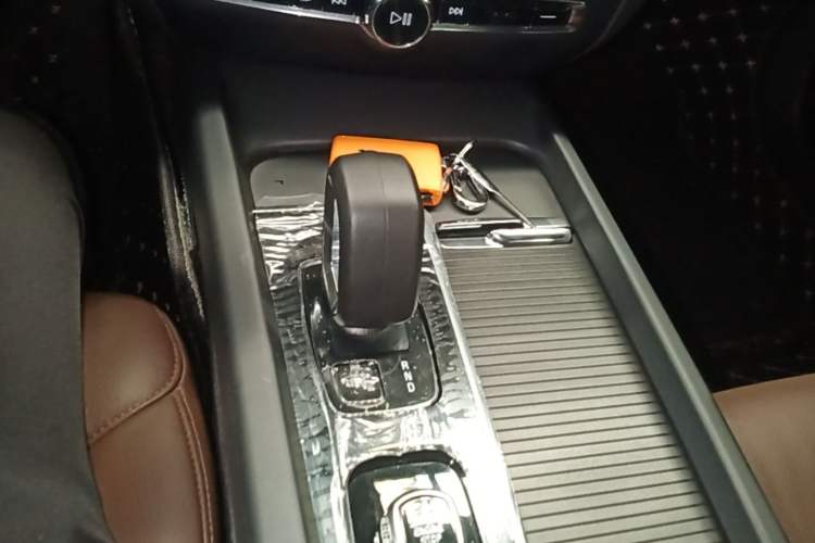 Used Volvo S60 2025 B4 Zhiyi Luxury Edition Gear Lever