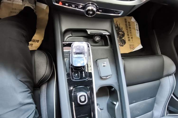 Used Volvo S60 2025 B5 Zhiya Sport Edition Gear Lever