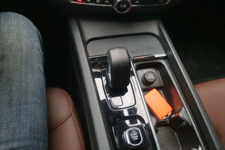 Used Volvo S60 2025 B4 Zhiyi Luxury Edition Gear Lever