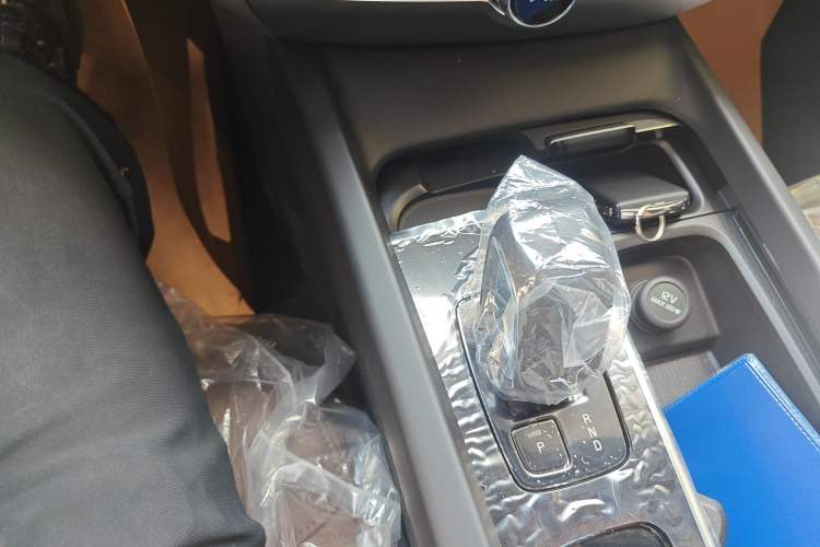 Used Volvo S60 2025 B4 Zhiyi Luxury Edition Gear Lever