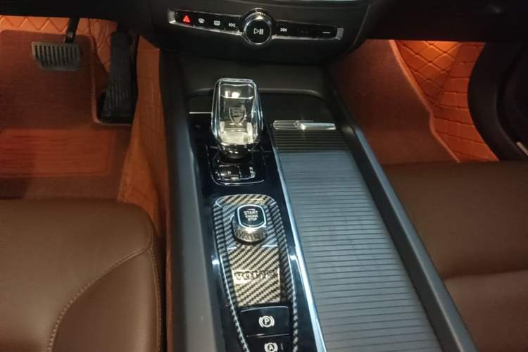 Used Volvo S60 2025 B4 Zhiyi Luxury Edition Gear Lever