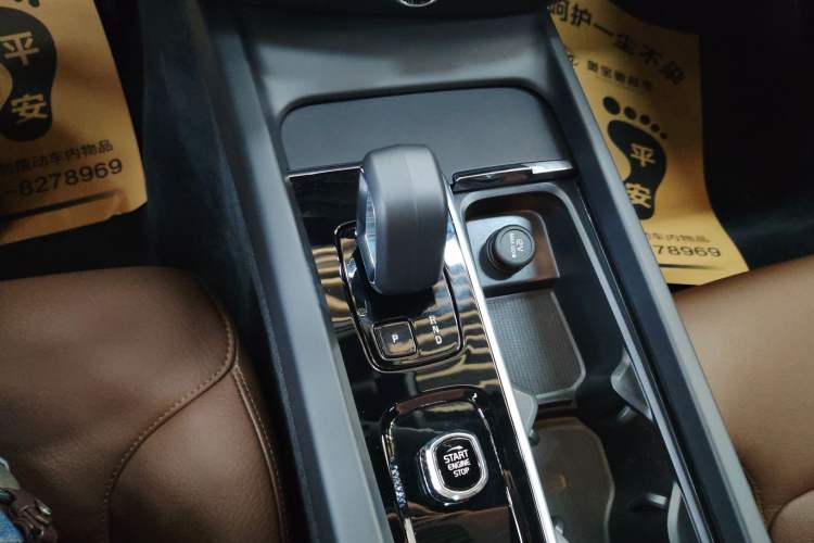 Used Volvo S60 2025 B4 Zhiyi Luxury Edition Gear Lever