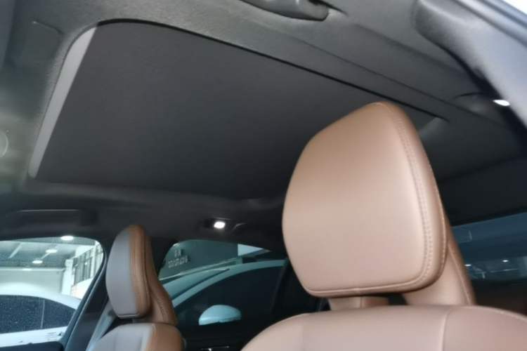 Used Volvo S60 2025 B4 Zhiyi Luxury Edition Headliner