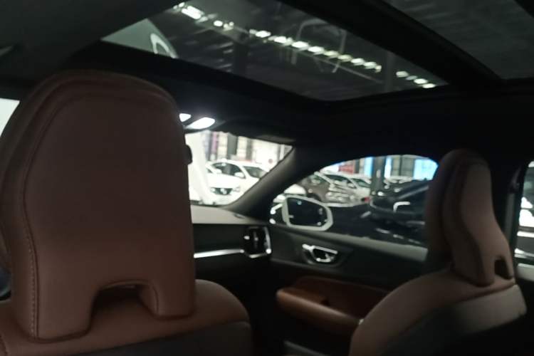 Used Volvo S60 2025 B4 Zhiyi Luxury Edition Headliner