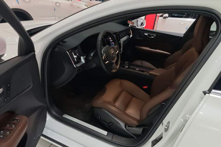 Used Volvo S60 2025 B4 Zhiyi Luxury Edition Interior 1
