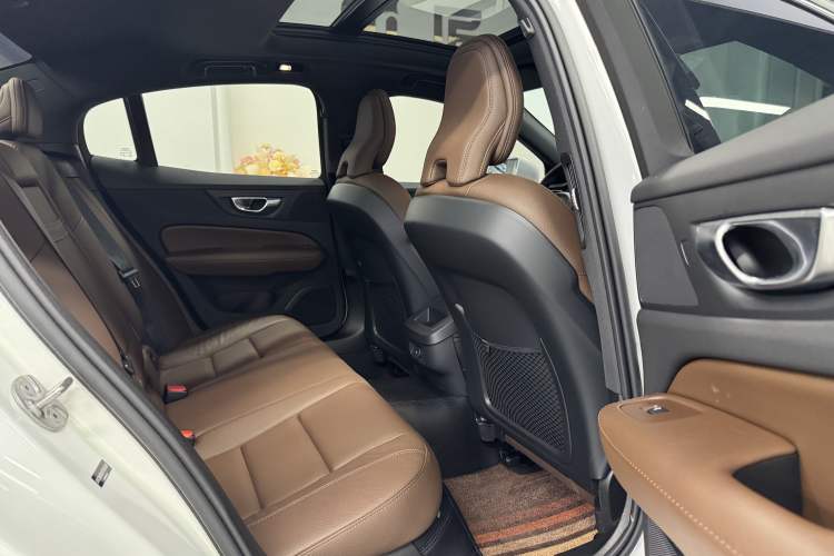 Used Volvo S60 2025 B4 Zhiyi Luxury Edition Interior 10