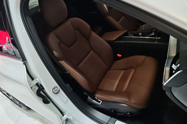 Used Volvo S60 2025 B4 Zhiyi Luxury Edition Interior 11