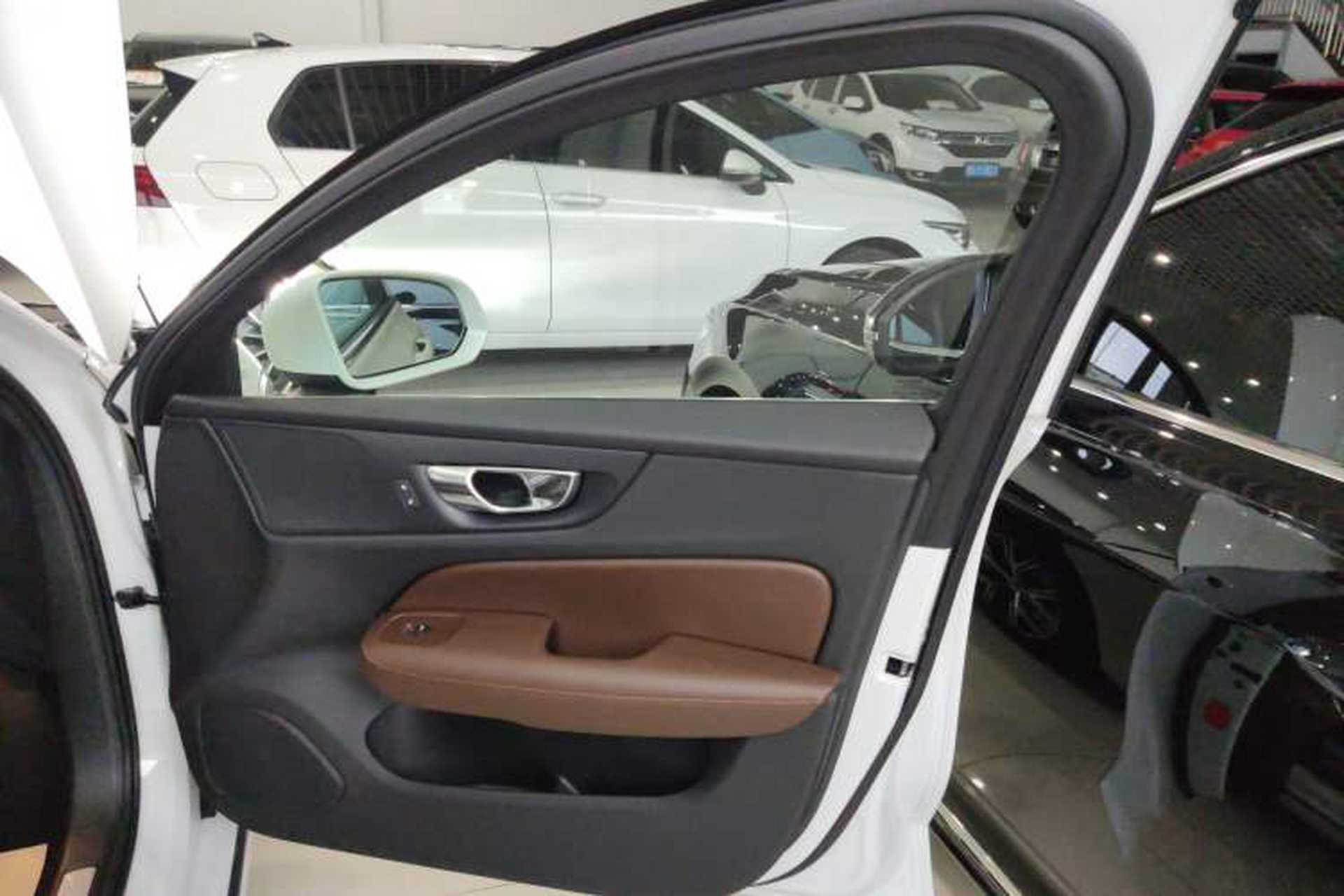 Used Volvo S60 2025 B4 Zhiyi Luxury Edition Interior 2