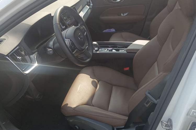 Used Volvo S60 2025 B4 Zhiyi Luxury Edition Interior 2
