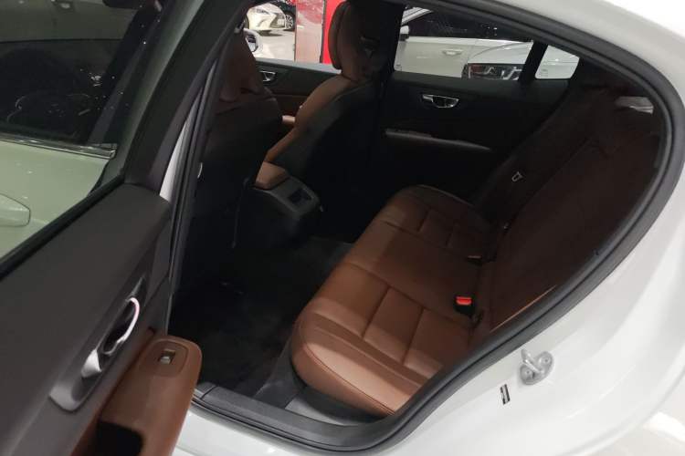 Used Volvo S60 2025 B4 Zhiyi Luxury Edition Interior 2