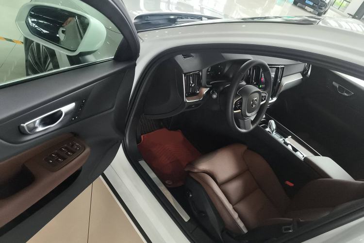 Used Volvo S60 2025 B4 Zhiyuan Luxury Edition Interior 3