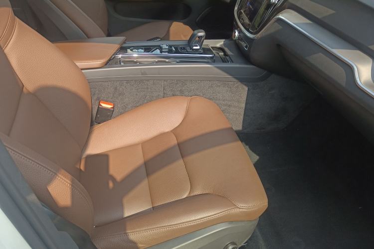 Used Volvo S60 2025 B4 Zhiyi Luxury Edition Interior 4