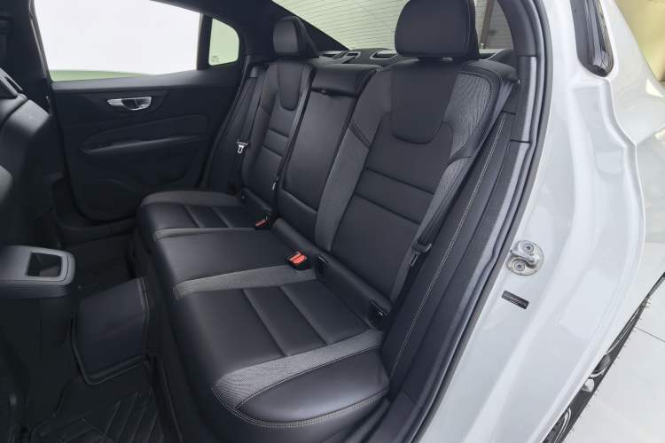 Used Volvo S60 2025 B4 Zhiyuan Sport Edition Interior 4
