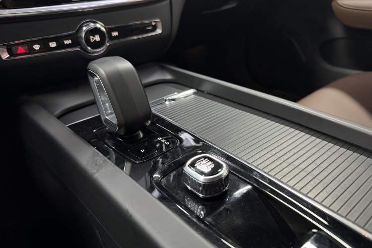 Used Volvo S60 2025 B4 Zhiyi Luxury Edition Interior 5
