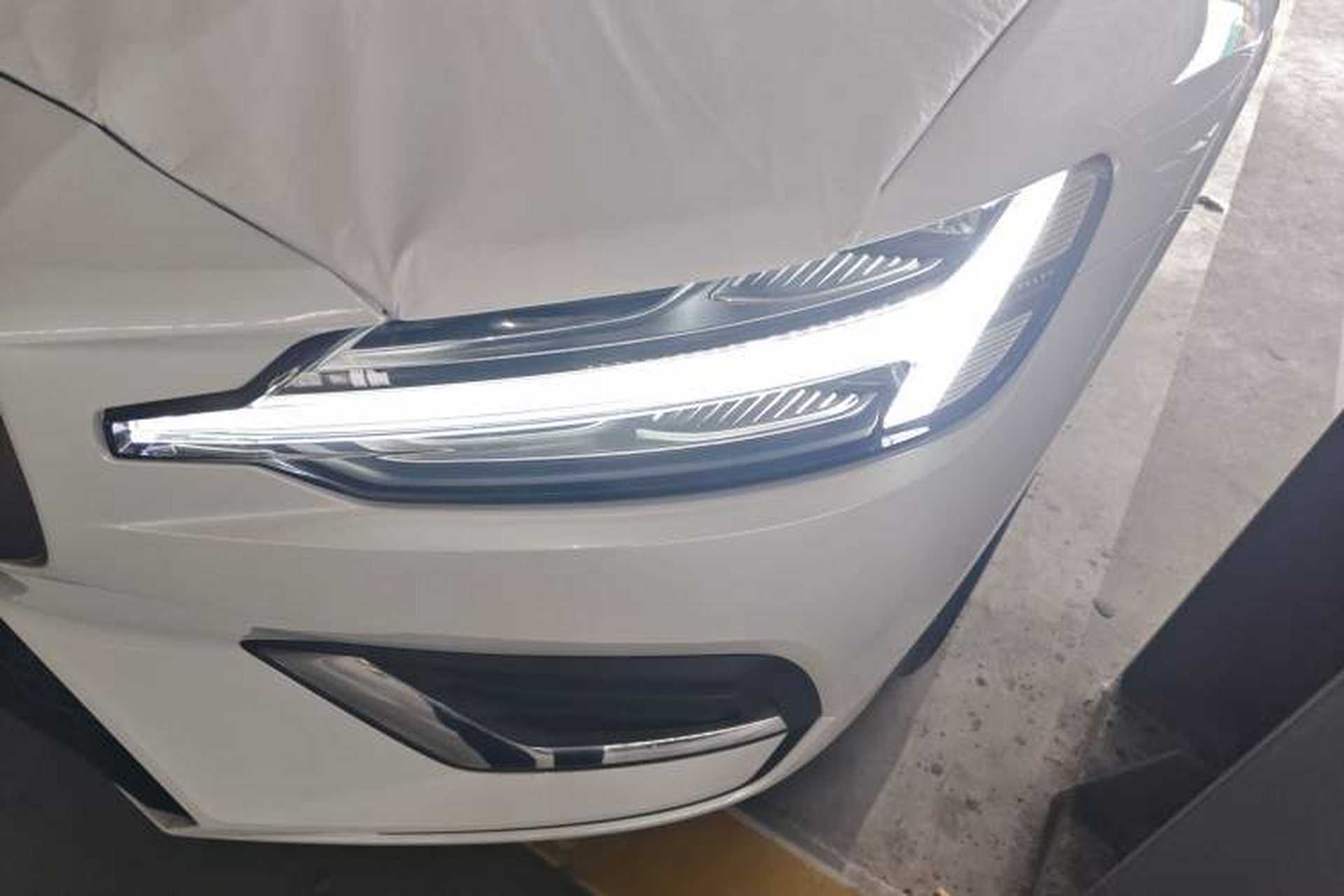 Used Volvo S60 2025 B4 Zhiyuan Luxury Edition Left Front Headlight