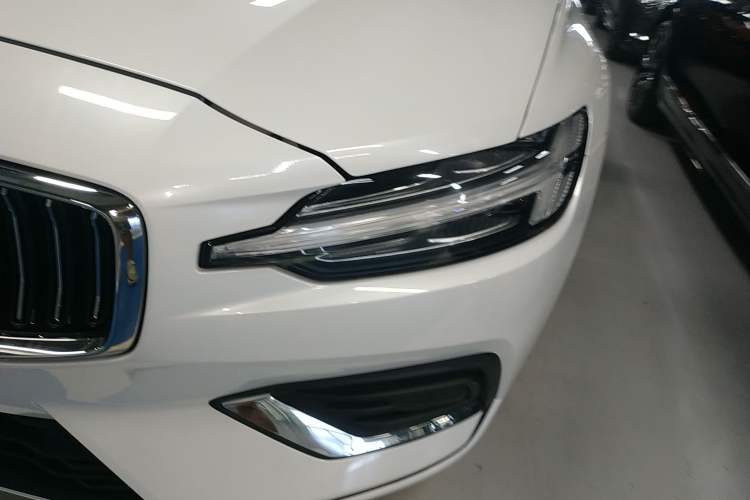 Used Volvo S60 2025 B4 Zhiyuan Luxury Edition Left Front Headlight