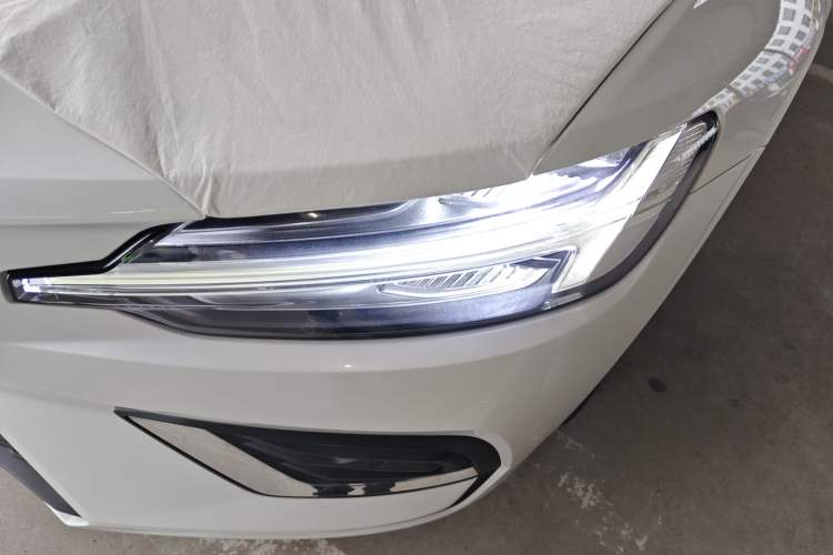 Used Volvo S60 2025 B4 Zhiyuan Luxury Edition Left Front Headlight
