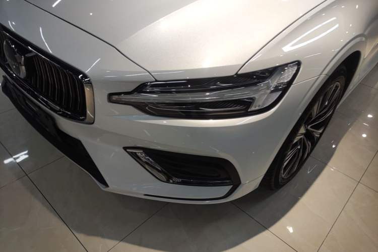 Used Volvo S60 2025 B4 Zhiyuan Luxury Edition Left Front Headlight
