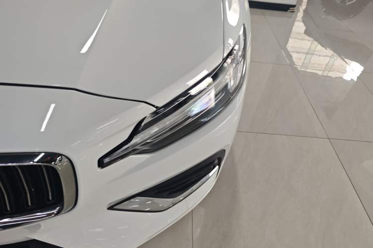 Used Volvo S60 2025 B4 Zhiyuan Luxury Edition Left Front Headlight