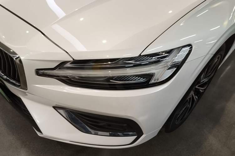 Used Volvo S60 2025 B4 Zhiyuan Luxury Edition Left Front Headlight