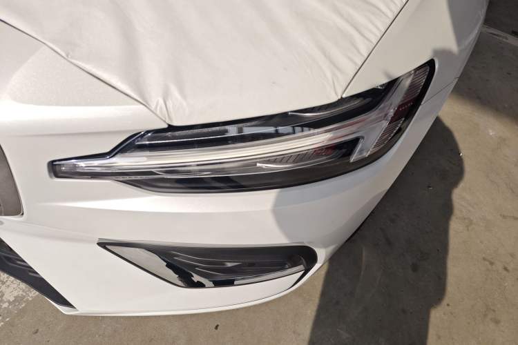 Used Volvo S60 2025 B4 Zhiyuan Luxury Edition Left Front Headlight