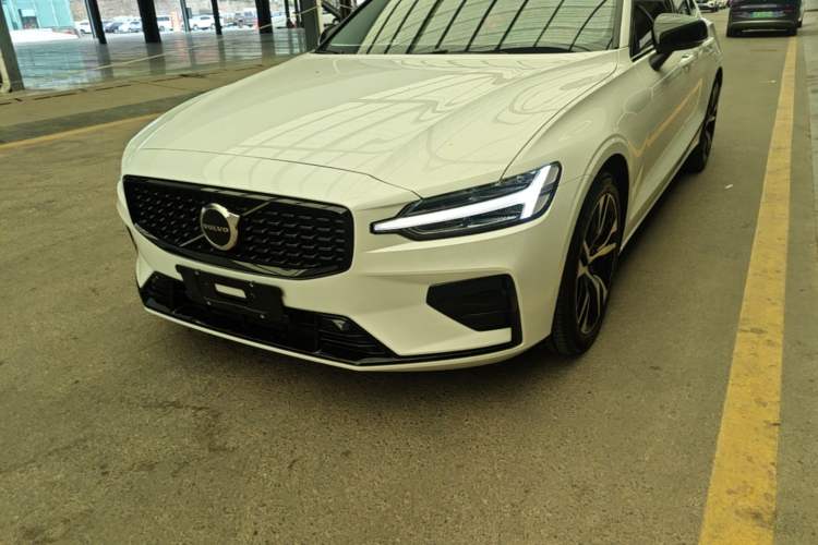 Used Volvo S60 2025 B4 Zhiyuan Sport Edition Left Front Headlight