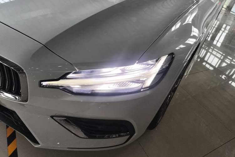 Used Volvo S60 2025 B4 Zhiyuan Luxury Edition Left Front Headlight