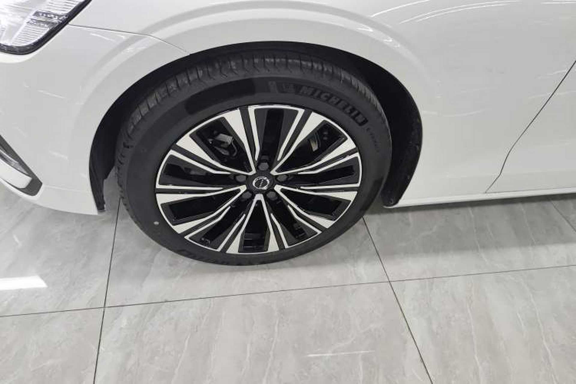 Used Volvo S60 2025 B4 Zhiyuan Luxury Edition Left Front Wheel Hub