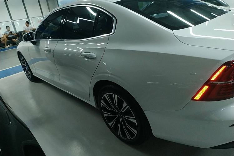 Used Volvo S60 2025 B4 Zhiyuan Luxury Edition Left Side