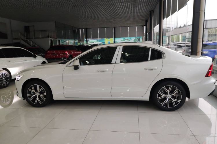 Used Volvo S60 2025 B4 Zhiyi Luxury Edition Left Side