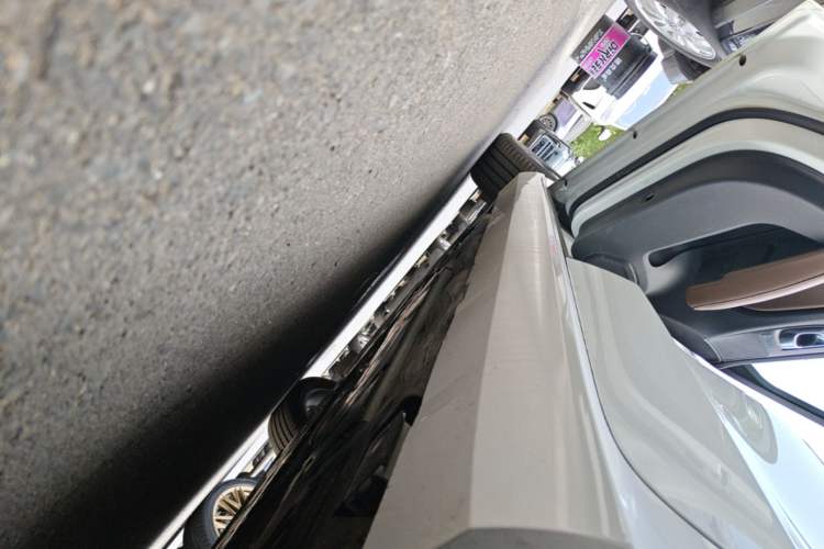 Used Volvo S60 2025 B4 Zhiyi Luxury Edition Left Side Sill