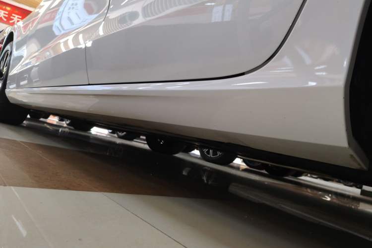 Used Volvo S60 2025 B4 Zhiyi Luxury Edition Left Side Sill