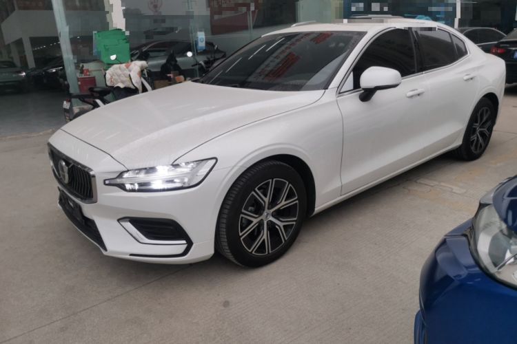 Used Volvo S60 2025 B4 Zhiyi Luxury Edition Left Side