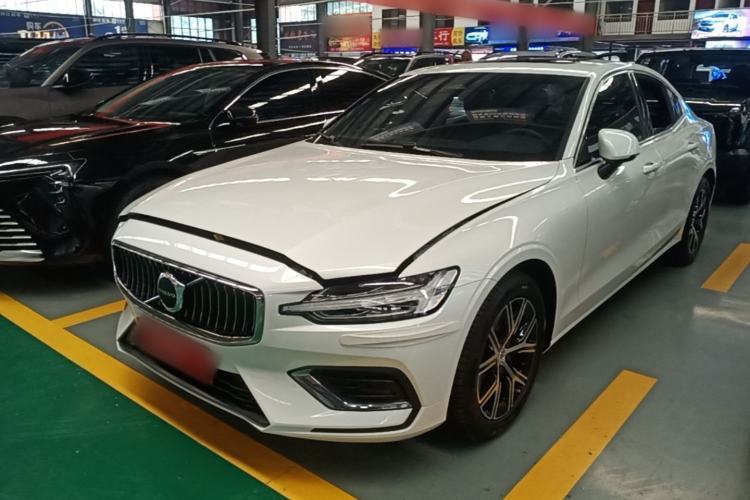 Used Volvo S60 2025 B4 Zhiyi Luxury Edition Guazi used car, China used car export, Used car for sale, Used cars, Cheapest cars for sale