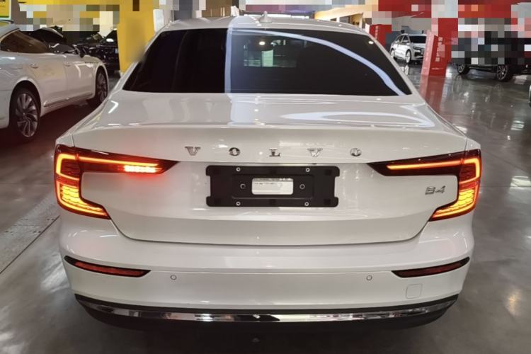 Used Volvo S60 2025 B4 Zhiyuan Luxury Edition Rear