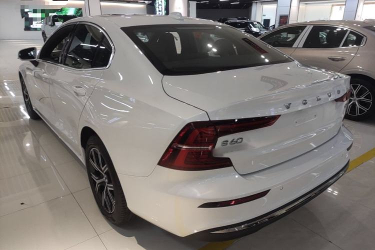 Used Volvo S60 2025 B4 Zhiyi Luxury Edition Rear Left 45 Deg