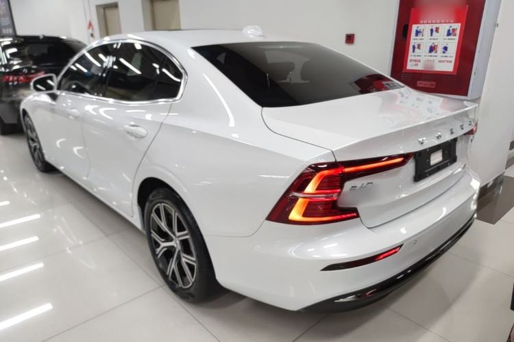 Used Volvo S60 2025 B4 Zhiyi Luxury Edition Rear Left 45 Deg
