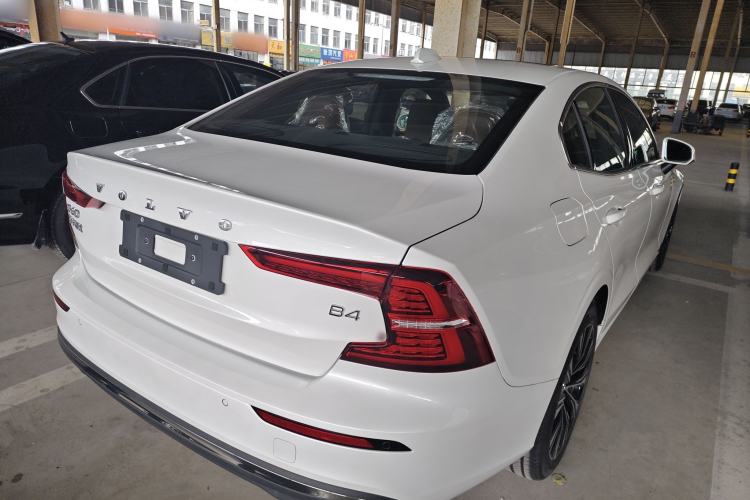 Used Volvo S60 2025 B4 Zhiyuan Luxury Edition Rear Right 45 Deg