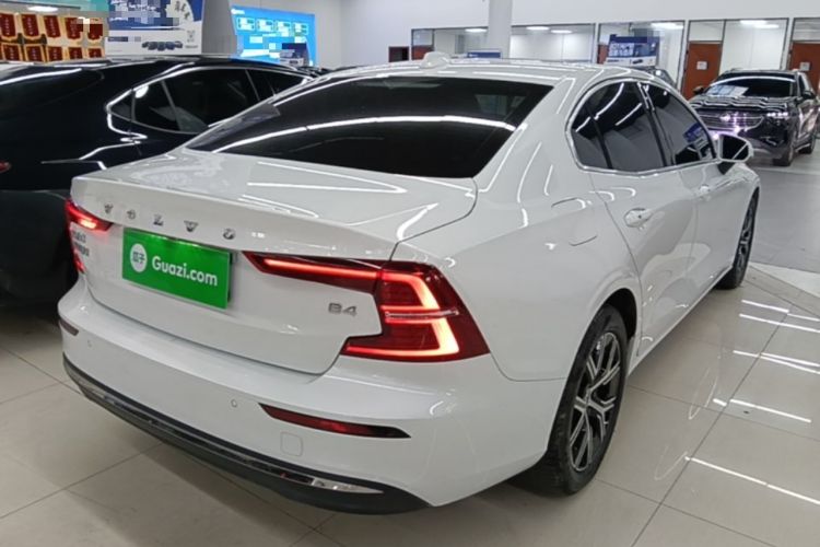 Used Volvo S60 2025 B4 Zhiyi Luxury Edition Rear Right 45 Deg