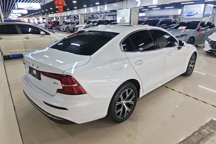 Used Volvo S60 2025 B4 Zhiyi Luxury Edition Rear Right 45 Deg