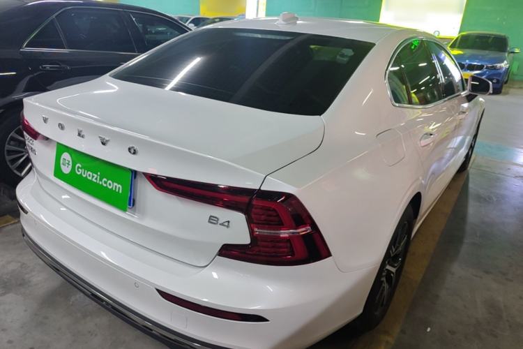 Used Volvo S60 2025 B4 Zhiyi Luxury Edition Rear Right 45 Deg