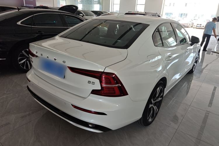 Used Volvo S60 2025 B5 Zhiya Sport Edition Rear Right 45 Deg