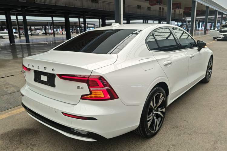 Used Volvo S60 2025 B4 Zhiyuan Sport Edition Rear Right 45 Deg