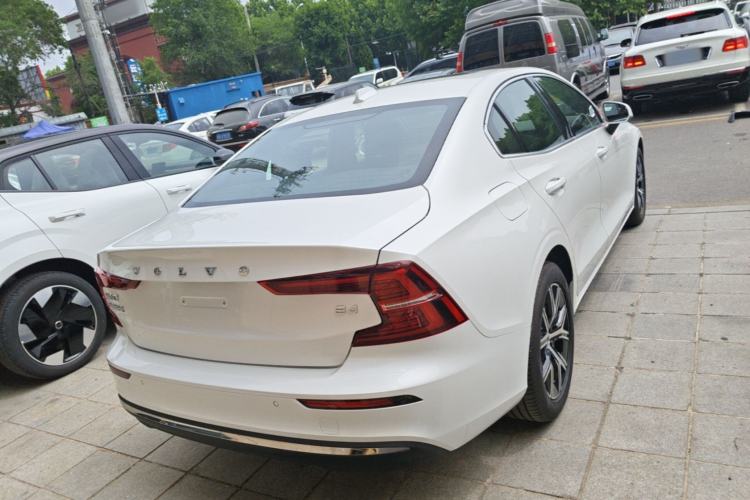 Used Volvo S60 2025 B4 Zhiyi Luxury Edition Rear Right 45 Deg