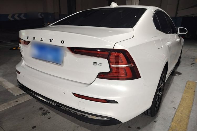 Used Volvo S60 2025 B4 Zhiyi Luxury Edition Rear Right 45 Deg