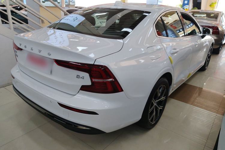 Used Volvo S60 2025 B4 Zhiyi Luxury Edition Rear Right 45 Deg