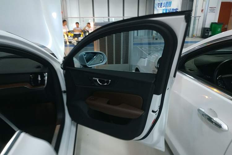 Used Volvo S60 2025 B4 Zhiyuan Luxury Edition Right Front Door Interior