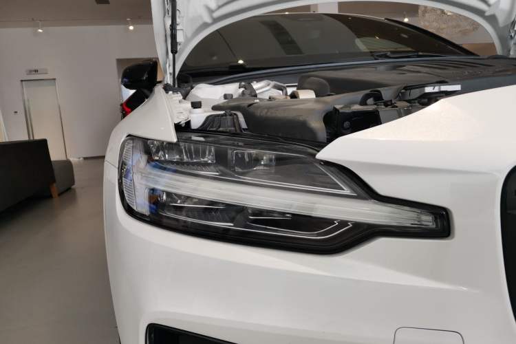 Used Volvo S60 2025 B5 Zhiya Sport Edition Right Front Headlight